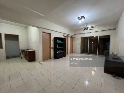 Available 1250sf Spacious Persanda apartment Seksyen 13 Shah Alam