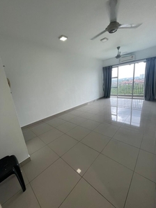 D Rich Executive Suites / Bukit Indah / 3bed 2bath Partially Furnished / Easy access to CIQ , Tuas