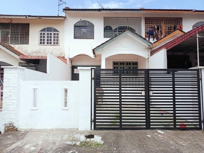 Double Storey Intermediate House for Sale At Taman Bintang, Senai, Johor