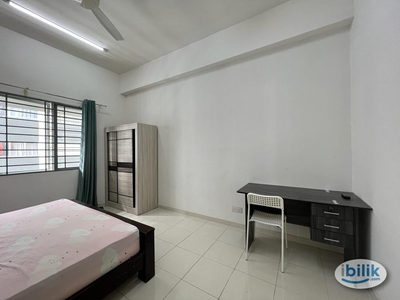 ⭐Female Unit⭐Master Room at I Residence, Kota Damansara