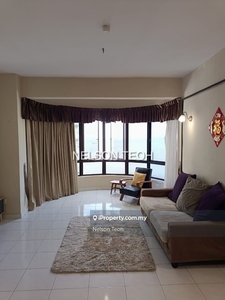 Furnished, renovated, middle floor, 1 car park, seaview