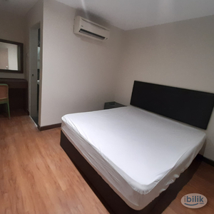 [Hot Balloon] Luxury Living in Bandar Bukit Raja: Master Room with Private Bathroom