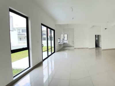 Lucent Residence, Double Storey Superlink (FOR RENT)