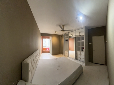 Master Room at Platinum Lake PV13, Setapak