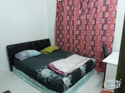 Middle Room at Sutramas apartment, (No deposit )