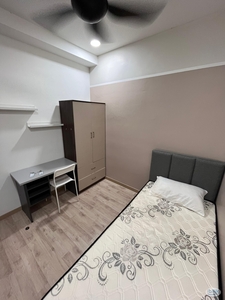 Nice Condition Full Furnish Female Single Room at Emporis Kota Damansara