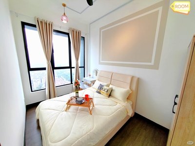 Now Promotion 2min fully cover walkway to MRT Newly Fully Furnished with Hotel Queen Bed