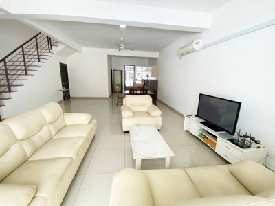 Taman Molek Double Storey Terrace House For Rent l 24x80 l Gated Guarded