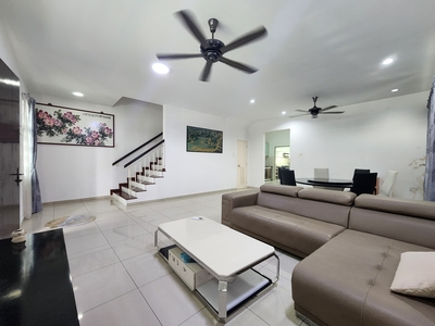 The Gateway Horizon Hills Double Storey Semi Detached Fully Furnished Renovated Condition