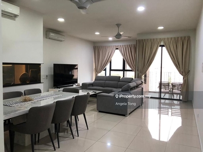 Walking Distance to LRT Station , Luxury Spacious 5 Rooms Condo