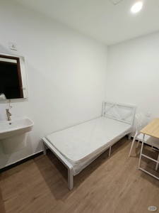 ZERO DEPOSIT SINGLE ROOM WITH AIRCON & PRIVATE BATHROOM FOR RENT!!!! ( HOLMES SS4 )
