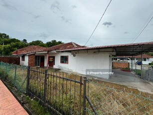 A Freehold bungalow looking to sale / rent
