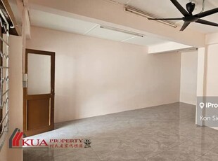 Double Storey Terrace Intermediate House For Rent!at Ellis Road