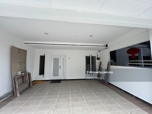Good condition house, fully renovated house. Call me now