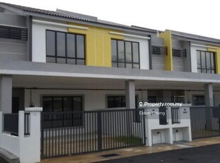 Ready Move In , 2 Storey 4 Rooms 4 Baths , Semenyih Parkland , Gated