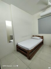Sibeh nice fully furnished single room have AC have window walkable to Taman Megah Pasar / LRT Kelana Jaya