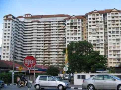 Ref:481, Eastern Court Apartment at Batu Lancang near Lam Wah Ee Hosp