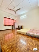 ? Spacious Master Room at Jalan SS2/47 ?Petaling Jaya