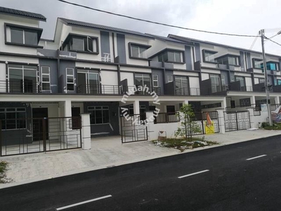 2 1/2 storey house For Sale near to Pasir Gudang