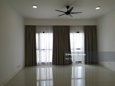 Bayberry 2 Bedder Semi-Furnished Unit For Sell (2 Car Parks)
