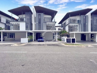 CHEAPEST WITH PRIVATE POOL!! 3 Storey Semi-D House, Augusta Residence