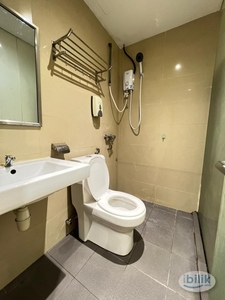 3mins to MRT Pasar Seni Room + Private Toilet near Petaling Street