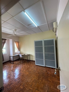 Middle Room at Sri Pinang Apartment, Bandar Puteri Puchong