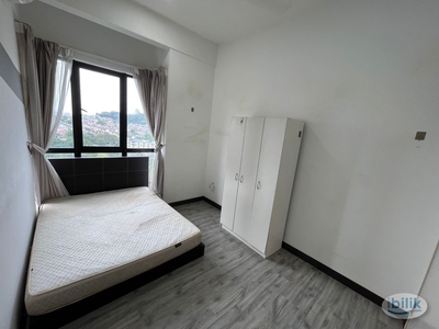 Middle Room Rent Dsands Residence Near KTM Petaling