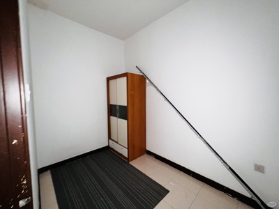 Single Room with Private Bathroom at Metropolitan Square, Damansara Perdana