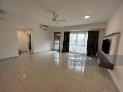 8 Kinrara Serviced Residence@Partly Furnished for Sale