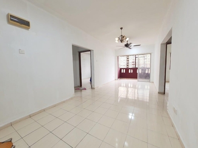 Baru refurbished Murah Ada Lift Apartment Laguna Biru 1 Tasik Biru Kundang Rawang For Sale