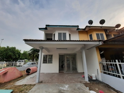 Corner Unit Double Storey terrace house located at Puchong Utama, near AEON big Puchong Utama, Lotus bandar Bukit Puchong