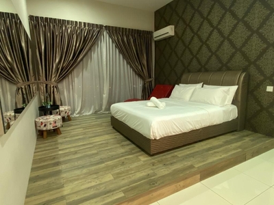 CS345_SL02 | Sky Loft Premium Suites Penthouse | 4+1bed5bath3carpark | Tenanted income | Bukit Indah