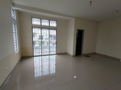 For Rent/ Double Storey Corner House/ Taman Dato Chellam/ Ulu Tiram/ Corner Lot