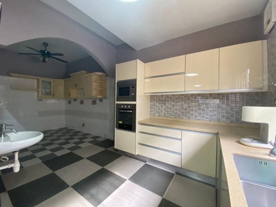 Freehold 22x75 Kitchen Cabinet Double Storey Terrace House Taman TTDI Jaya Seksyen U2 Shah Alam For Sale