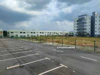 Freehold, gated & guarded service apartment open for sale at klebang