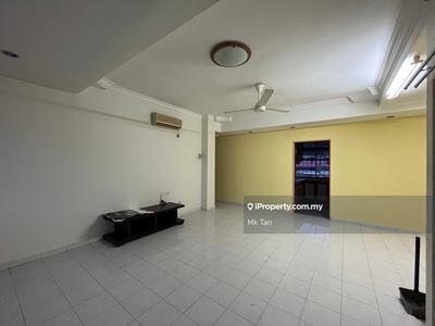 Freehold - Spacious Corner Unit, Parameswara Apartment, Bandar Hilir