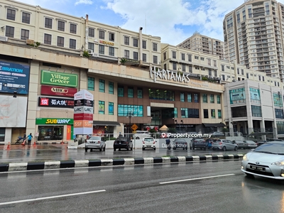 Link bridge to sri hartamas shopping centre ( Plaza Damas 3 )