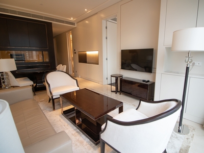 Luxurious. Fully furnished ready to move in!