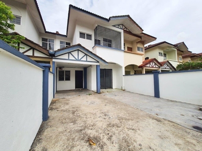 Non bumi lot Baru refurbished Facing matahari pagi Move in condition Double Storey Terrace Alam Perdana Puncak Alam For Sale