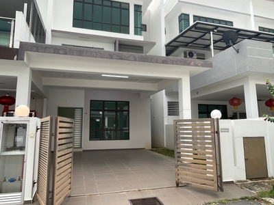 2.5 Storey Ozana Residence Gated guarded 24x78 6bedrooms 6bathroom for sell