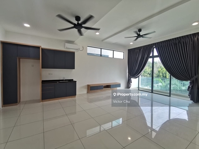 3 Bedrooms Condo For Rent