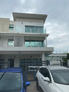 Amanria Residence, Bandar Puchong Utama Terrace Unit For Sale!