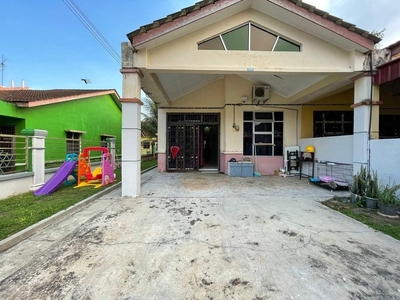 Bandar Putra Kulai 1 Storey End lot 3 Bedrooms 2 Bathrooms for Sale