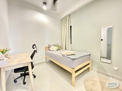 Cosmopolitan Room for Rent Can Walk To MRT Kajang Line : Perfect for Working Professionals ‍♀️