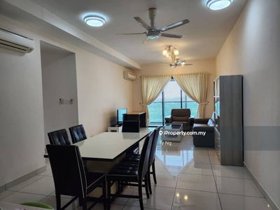 Isola 3 rooms unit For Rent