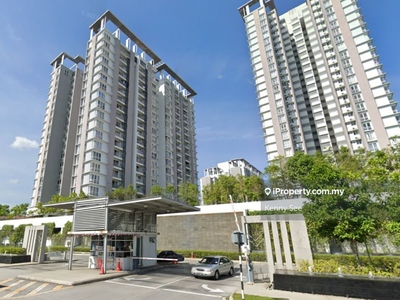 Large built up 1550sf. 4 rooms 4 bathrooms. Near shopping malls