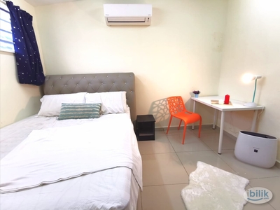 MASTER BEDROOM WITH ATTACHED BATHROOM – AIRCOND – WATER HEATER, Petaling Jaya