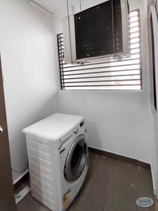Master Room with own bathroom at SkyVille 8, Old Klang Road