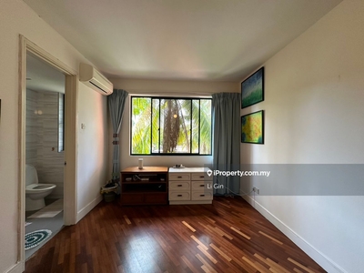 Nice cosy low density. Bright! 2 bedrooms apt in damansara heights